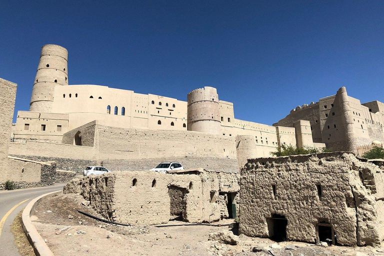 Oman: 5-Day Adventure Tour with Forts, Souqs & Mountains