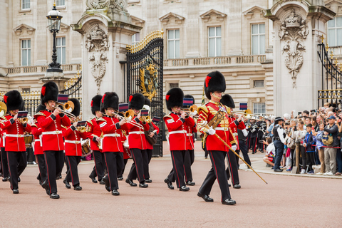 London: Inträde till Buckingham Palace och vaktavlösningUtbyte av hästgardet och rundtur i Buckingham Palace