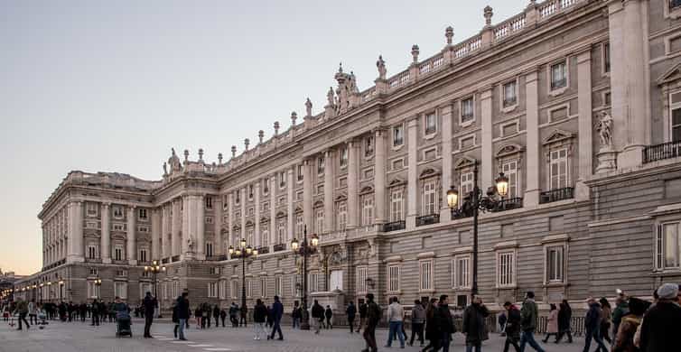 Madrid: Royal Palace Skip-the-line Guided Tour photo 16