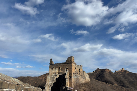 Beijing: Jinshanling Great Wall Private Tour with Lunch Bus to Jinshanling Great wall Hiking tour from Beijing