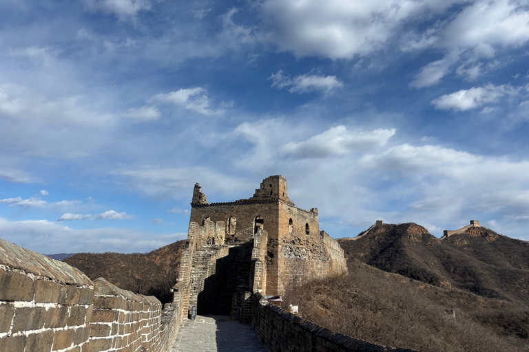 Beijing: Jinshanling Great Wall Private Tour with Lunch Bus to Jinshanling Great wall Hiking tour from Beijing