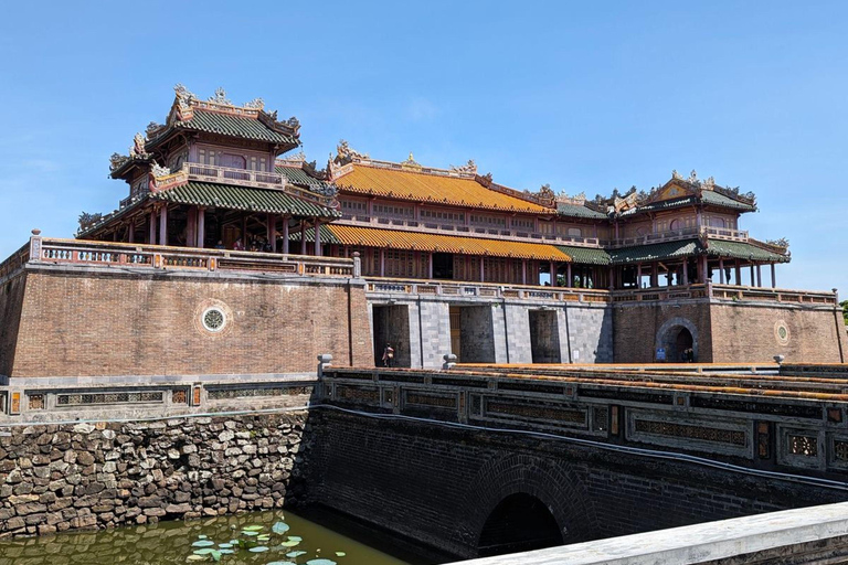 Playa de Da Nang y patrimonio de Hue: tour de 3 días con todo incluido