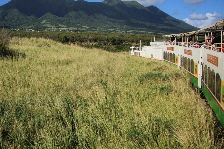 St. Kitts: Tour panoramico del treno dello zucchero con servizio di prelievo e rientroSt. Kitts: Tour panoramico del Treno dello Zucchero con servizio di prelievo e rientro