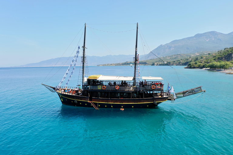 Mykonos: Passeio de barco com festa ao pôr do sol e 1 bebida