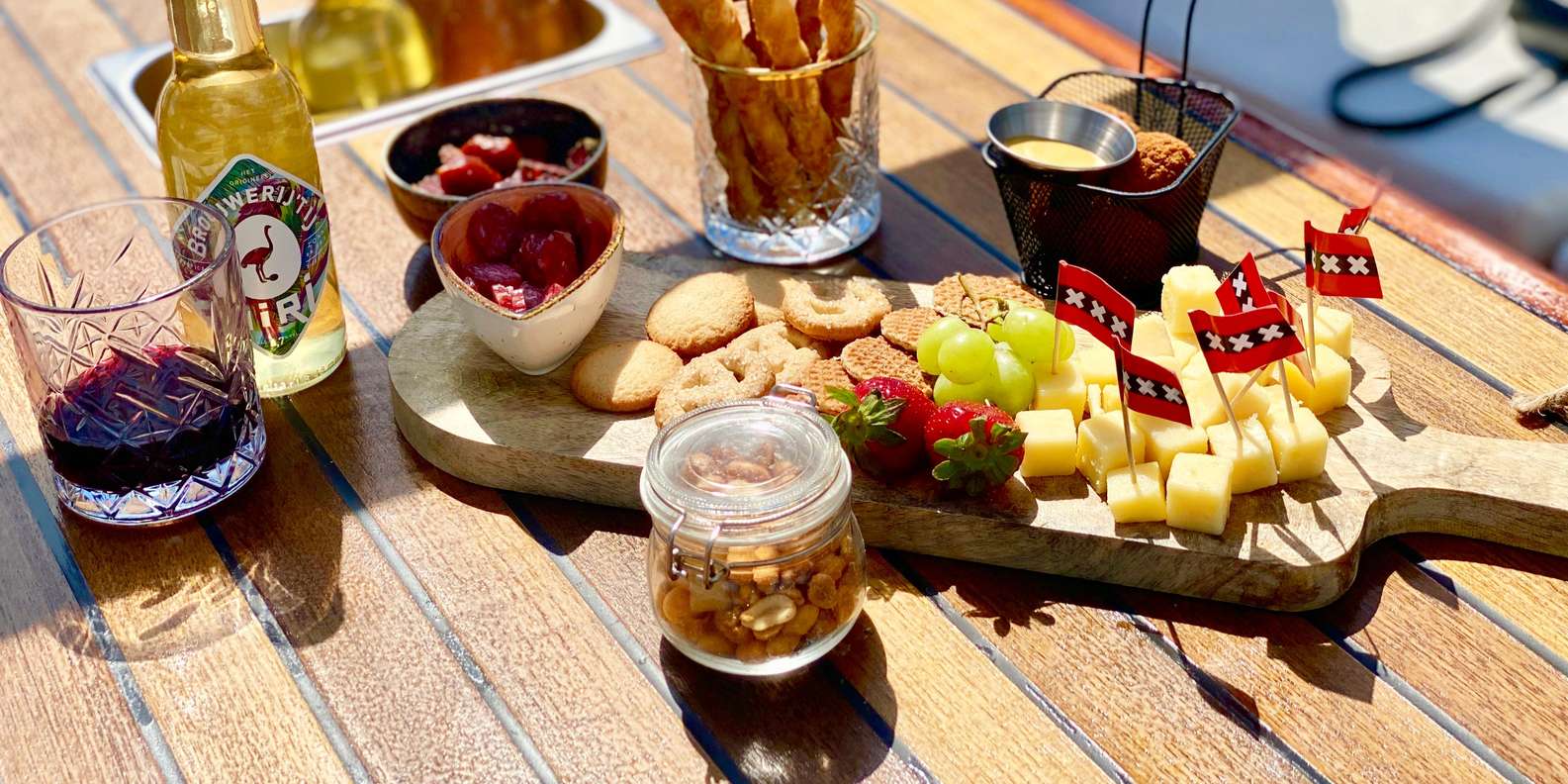 Amsterdam canal cruise — photo 3