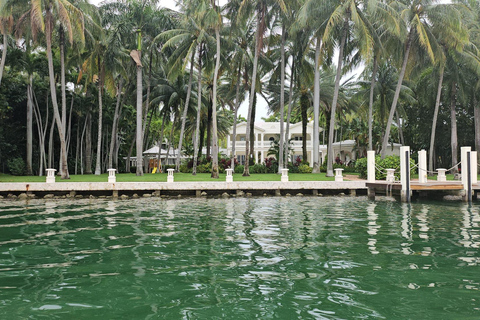 Miami: Private Tailored Sightseeing Boat Tour 1 hour Package w/o Gas & Marina Fees $70 due at Check-in