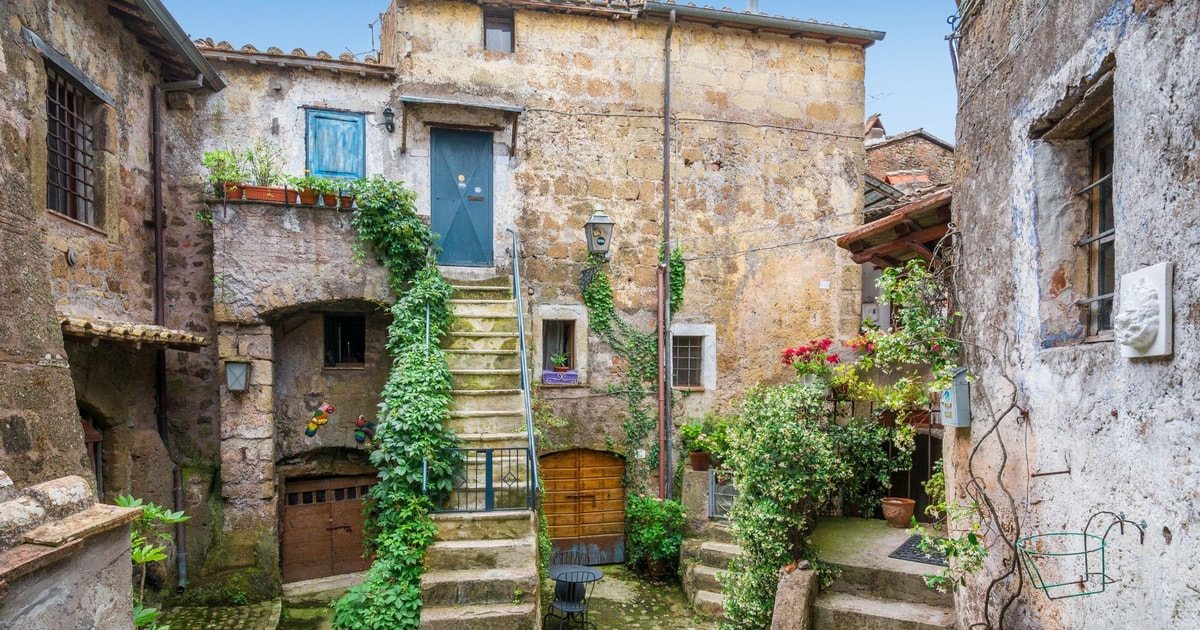 From Rome: Calcata & Civita di Bagnoregio 2-Day Escape | GetYourGuide