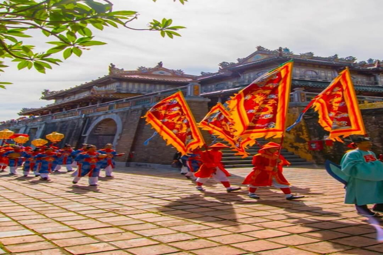 Da Nang/Hue: Imperial City Heritage 1 Day Tour with Lunch From Da Nang: Hue Tour via Hai Van Pass