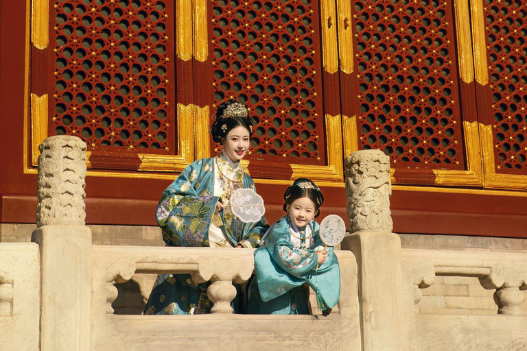 Beijing: Ming Dynasty Costume Experience Families or Couples 3 person - Ming Dynasty Chinese costume experience