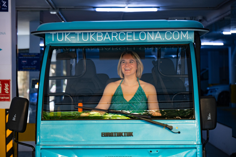 Barcelona: 2h Premium Private Tuk-Tuk Tour