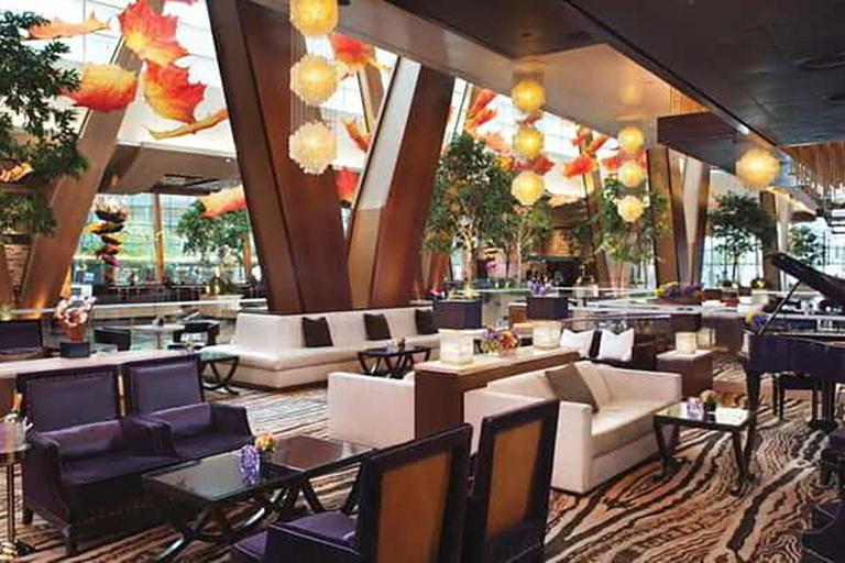 Las Vegas: Night Out at Clubs with Free Drinks and Party Bus Latin Club Crawl