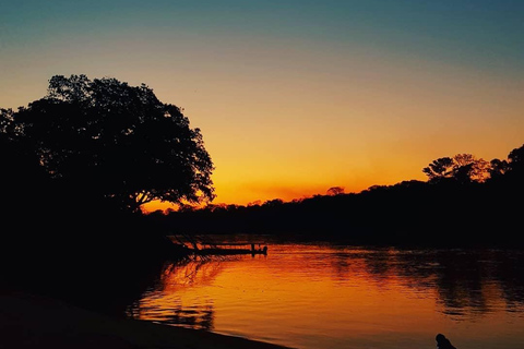 Puerto Maldonado: Tambopata River Sunset & Wildlife Safari