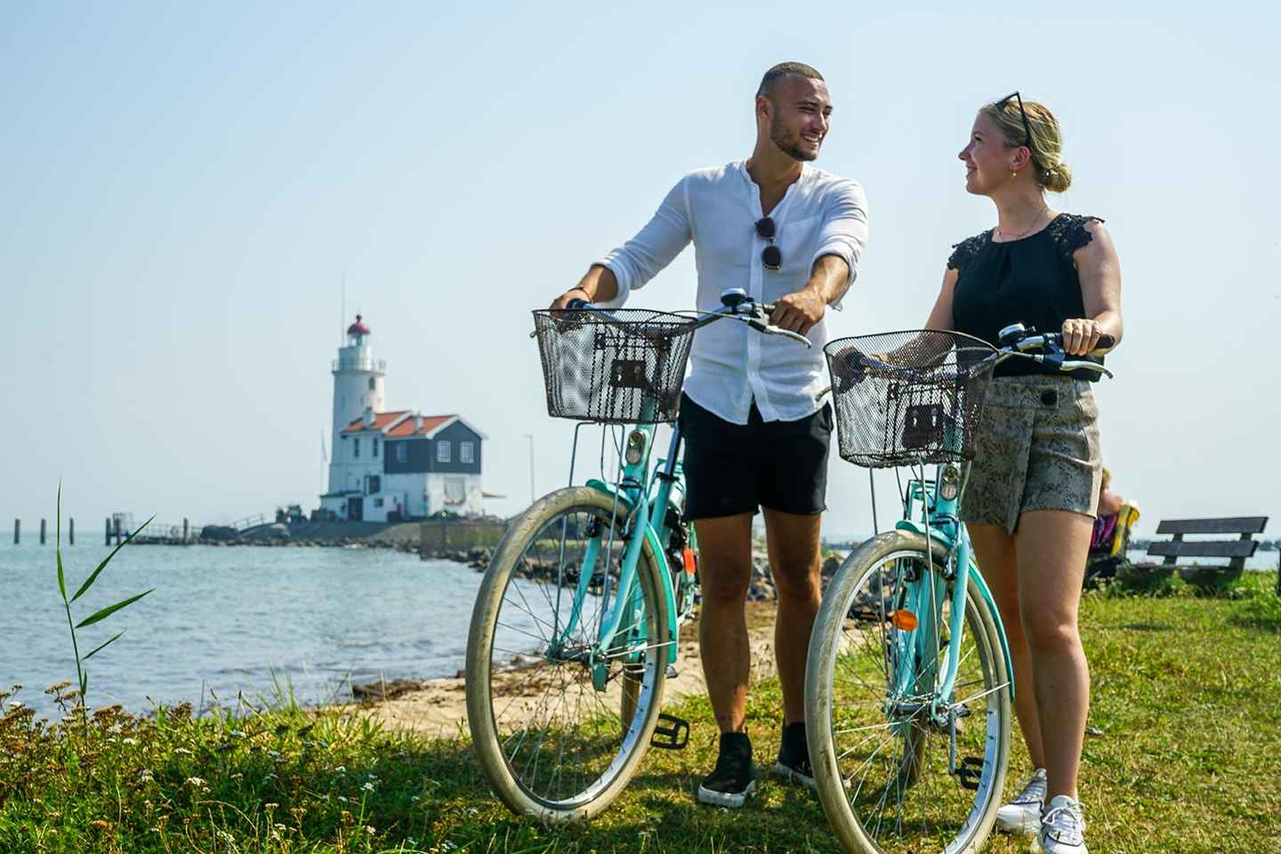 Volendam: Bike Rental including Highlights-Routes