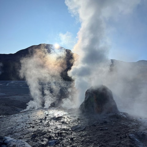 Geysers del Tatio: Sunrise and breakfast in Atacama
