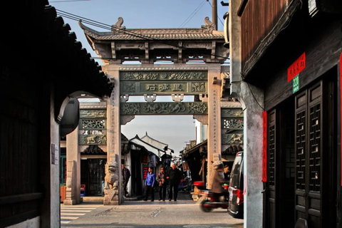 Shanghai: Tour gastronomico per 6 ore di sosta a Pudong WaterTown