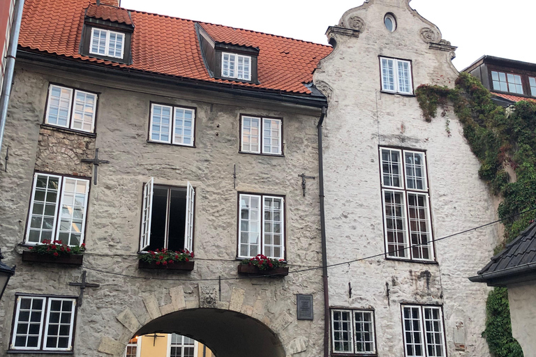 Riga Old Town, C Market & Art Nouveau Guided Walking Tour