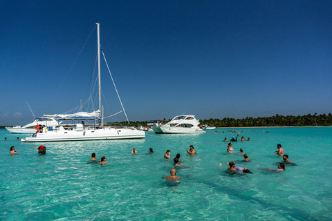 Punta Cana: Saona Island & Altos de Chavón Day Trip