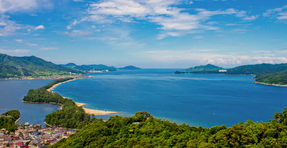 Von Kyoto/Osaka: Amanohashidate & Ine's Funaya Boathouses