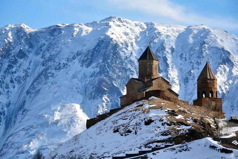 De Tbilissi à Kazbegi, activité hivernale de GudauriDe Tbilissi à Kazbegi, Gudauri : visite privée avec guide