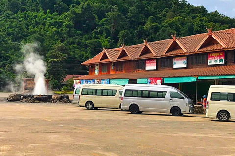 Ganztag Chiang Rai 3 Tempel, Goldenes Dreieck &amp; Bootsfahrt