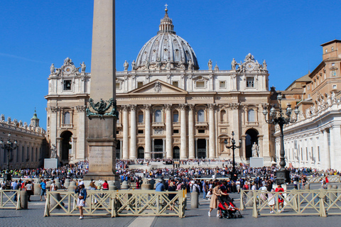 Rom: Inträde till Peterskyrkan och kupolen + ljudguideOfficiellt inträde till basilikan och kupolen + ljudguide (ingen hiss)