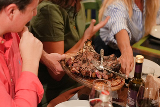 Florence: Food Walking Tour with Local Steak and Tuscan Wine