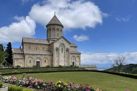 Tbilisi: Kakheti Wine, Bread, & Sighnaghi Day Trip