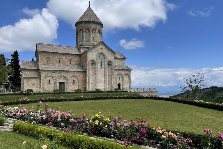 Tbilisi: Kakheti Wine, Bread, & Sighnaghi Day Trip