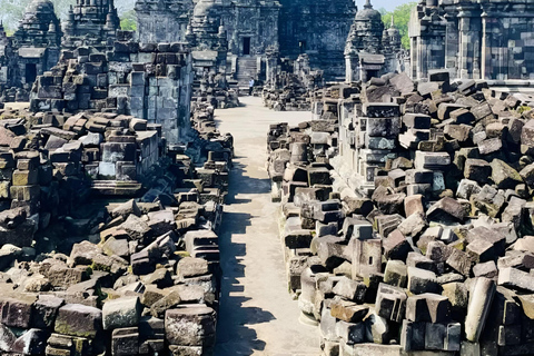 Yogyakarta; Alba/ Salita al Borobudur e Tempio di PrambananAlba a Borobudur, salita in cima e tour del tempio di Prambanan