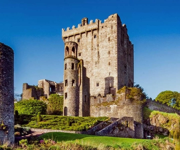 Por la mañana Excursión de medio día al Castillo de Blarney y Kinsale desde Cork