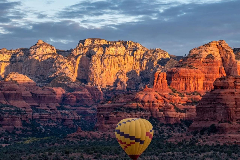 Sedona: Sunrise Balloon Ride Above Red Rock Landscapes