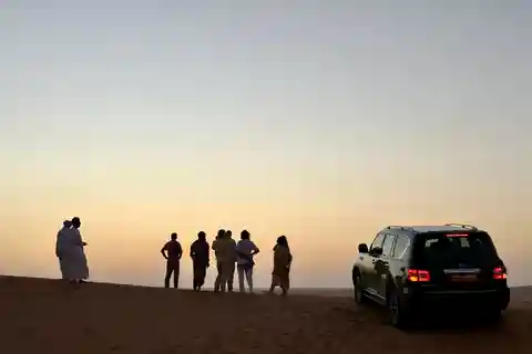 From Muscat: Desert Overnight and Wadi Bani Khalid