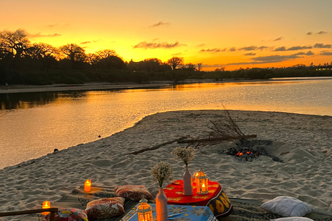 KILIFI: DIANI: ROMANTISCHES LAGERFEUER-DINNER AM STRANDROMANTISCHES ABENDESSEN AM LAGERFEUER