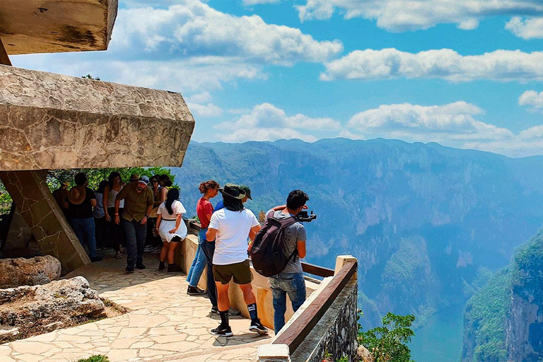 From San Cristóbal: Sumidero Canyon & Chiapa de Corzo Tour Martes Cañon Tour in English