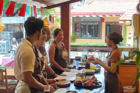顺化市：顺化牛肉面工作坊 - 顺化传统美食之旅顺化牛肉面汤烹饪工作坊和当地市场之旅