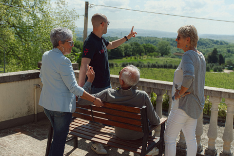 Firenze: caccia al tartufo con pranzo, vino e San GimignanoFirenze: Caccia al tartufo con pranzo, vino e San Gimignano