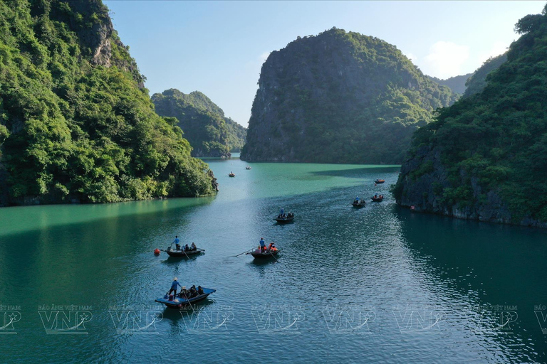 Hanoi: Ninh Binh Am Tien Cave or Trang An, Mua Cave & Hoa Lu Private Tour: Ninh Binh, Hoa Lu, Trang An, Mua Cave, Incense