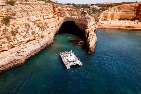 Crucero en catamarán: cuevas y costa hasta BenagilCrucero en catamarán