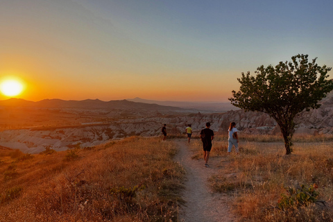 Rose Valley Sunset Hiking Tour