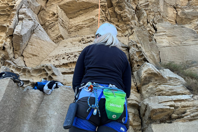 Baku: Rock Climbing Experience with Guide and Gear