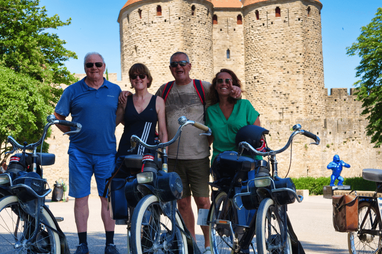 Carcassonne: Solex ride with guide and French-style brunch Carcassonne: Solex tour with guide and French brunch