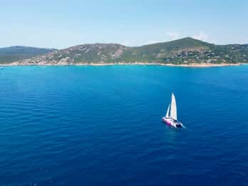 Saint Tropez: Evening Catamaran Party with Welcome Drink