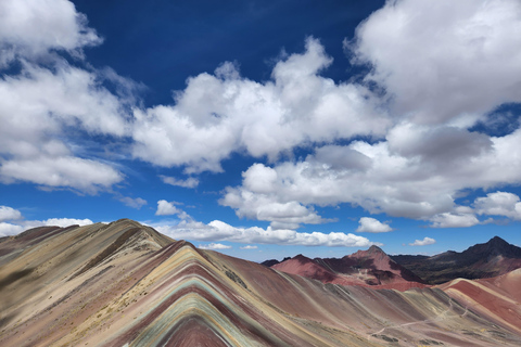 De Cusco: Excursão de 1 dia para a montanha Rainbow e o Vale Vermelho