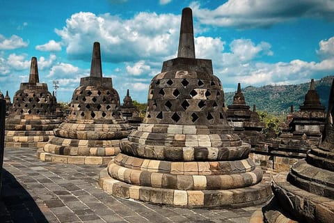 From Yogyakarta: 6-Day Java to Bali Tour with Hotels & Meals