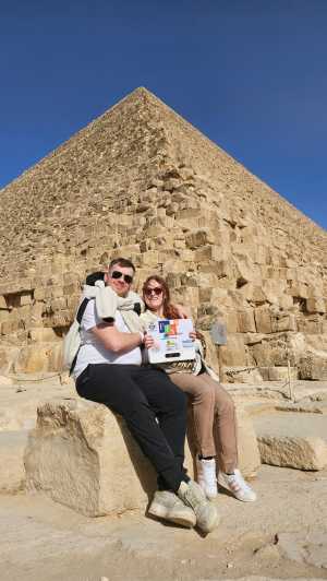 Des de Sharm El Sheikh: Excursió de dia complet a les piràmides del Caire amb avió