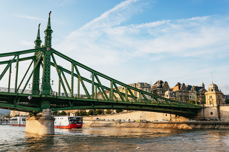 Boedapest: Rondvaart overdag of 's nachtsSightseeing Cruise vanaf de Buda-kant van de rivier