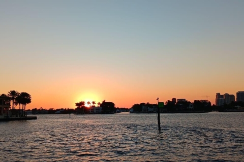 Fort Lauderdale: Sunset Fun Cruise with Downtown Views