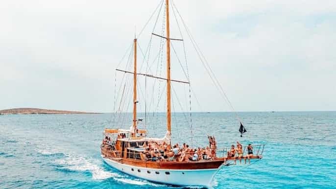 Malta: Gozo, Blue Lagoon, and Crystal Lagoon Sea Cave Tour