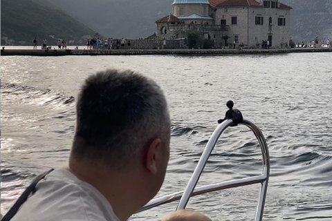 Kotor: Vår fru på klipporna Our Lady of the Rocks &amp; båttur i Gamla stan i PerastKotor: Our Lady of the Rocks &amp;Perast Old Town Grupp båttur