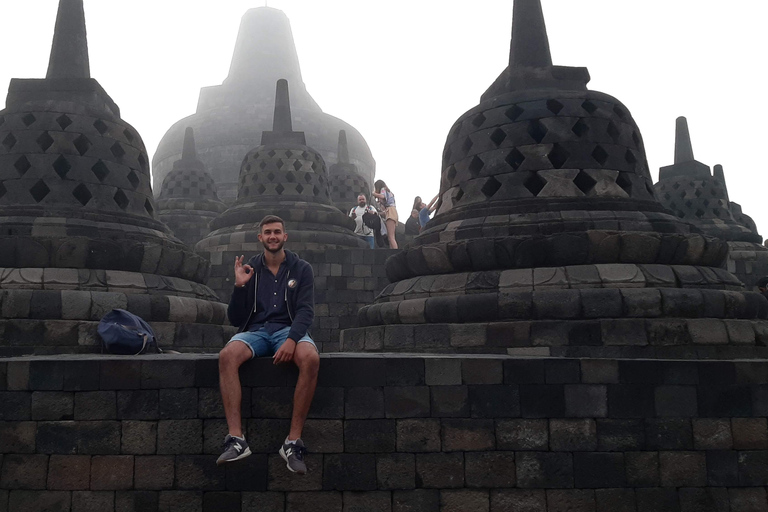 Tour in jeep del Tempio di Borobudur Merapi e del Tempio di PrambananTempio di Borobudur-Merapi in jeep-Tempio di Prambanan